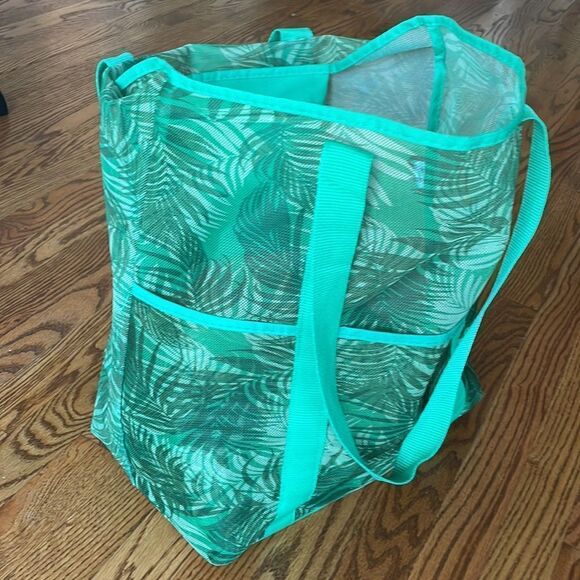 Beautiful green palm leaves beach bag Mesh Beach Tote durable fits a lot pockets - Picture 9 of 10